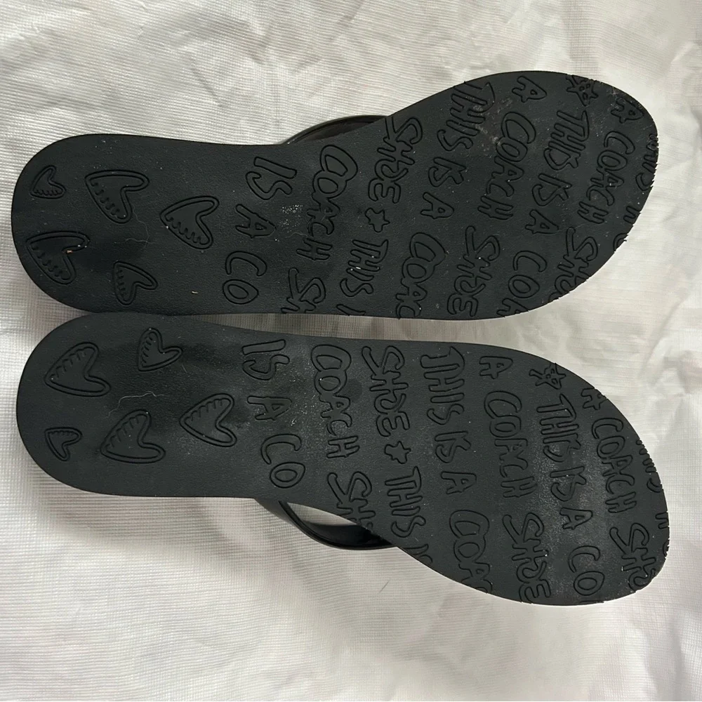 Coach poppy print flip flops